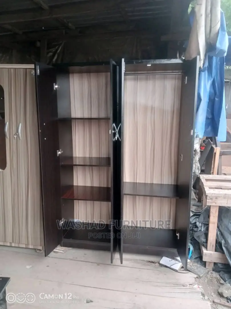 Wardrobe With Drawer