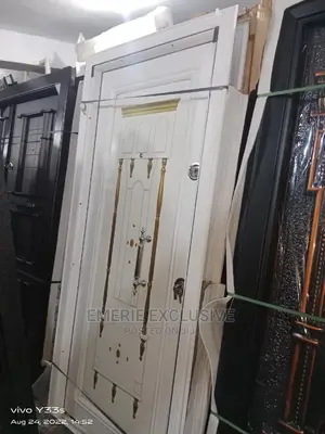 3ft Turkey v Gloss Room Door