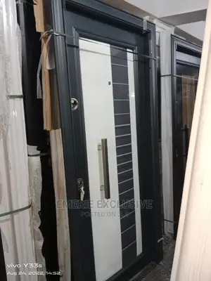 3ft : Turkey v Gloss Door