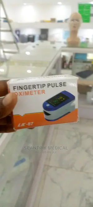 Portable Fingertip-Pulse Oximeter Blood Oxygen Meter SPO2