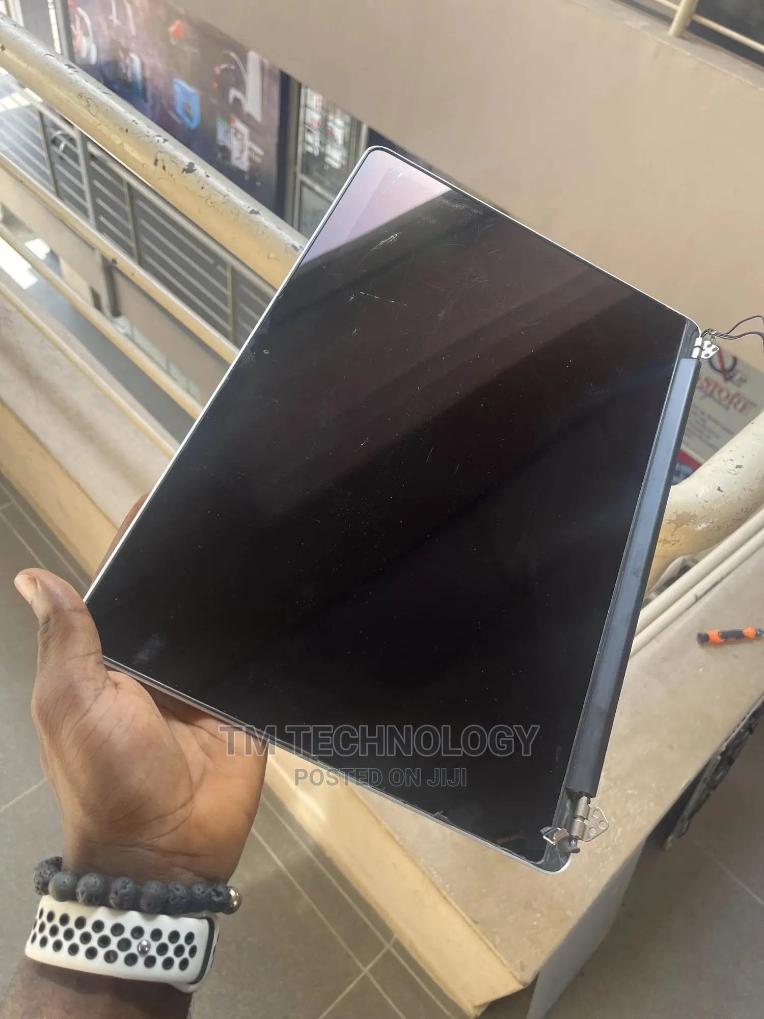 Macbook Pro 2014/2015 Follow Come Screen