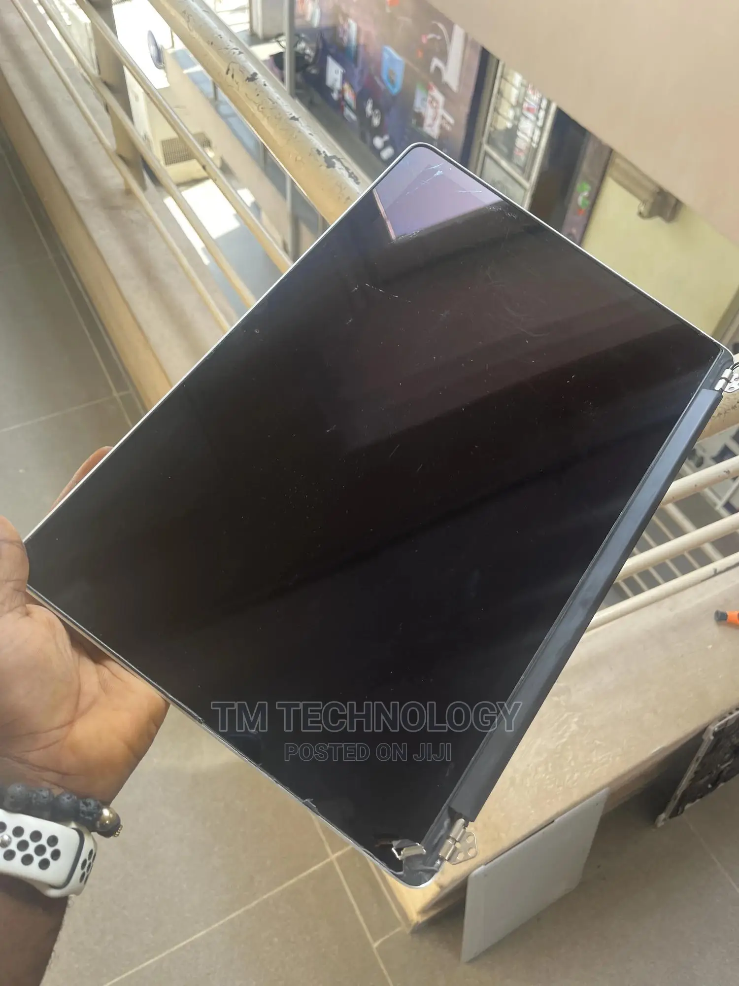 Macbook Pro 2014/2015 Follow Come Screen
