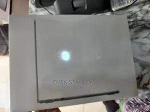 New Laptop Apple MacBook Air 2022 M2 8GB Apple M2 SSD 256GB