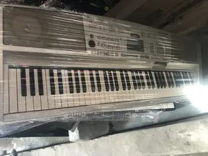 Yamaha DGX300 Keyboard