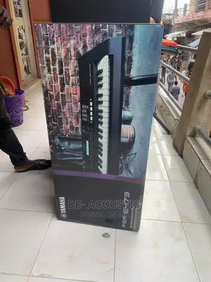 Yamaha PSR E473 Keyboard