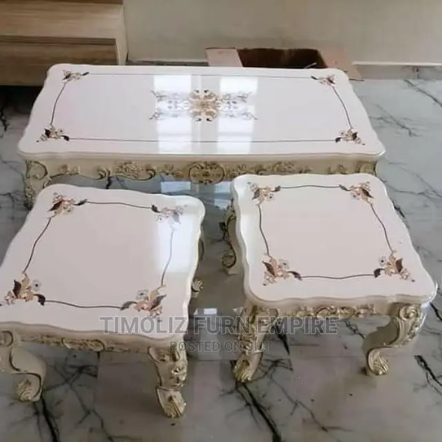 Royal Design Centre Table With 2 Side Stools