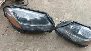Mercedes-Benz C300 2015,2016 Headlights Non Charger