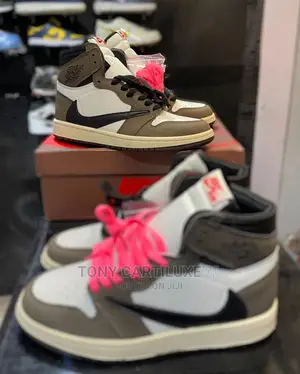 *Nike Jordan 1 Retro High Travis Scott (Cactus Jack)*
