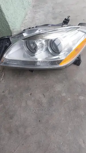 Mercedes-Benz ML350 166 2014 Headlights