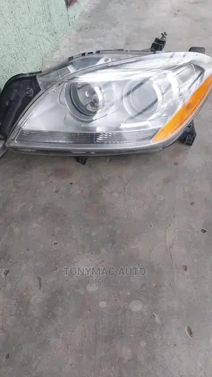 Mercedes-benz Ml350 2012,2013,2014,2015 166 Headlights