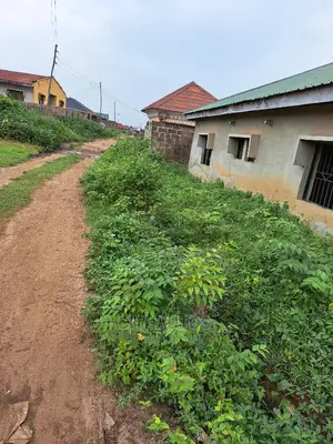 8bdrm Block of Flats in Peace Estate, Ibadan for sale