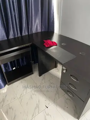 Quality Executive L-Shaped Office Table.