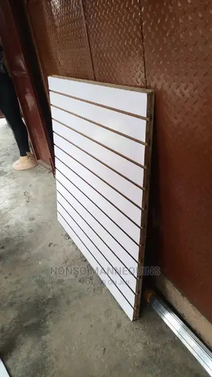 White Color 4 Feets By 4 Feets Mdf Slat Wall Display Board