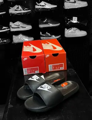 *Nike Victori One Slides [Black/White]