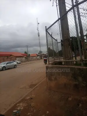 10bdrm Bungalow in Beautiful Close, Abesan for sale