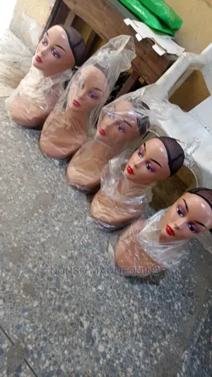 Plastic Long Mannequin Heads Display