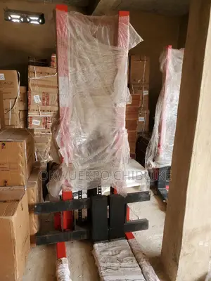 Unic 5 Ton Manual Forklift Stacker