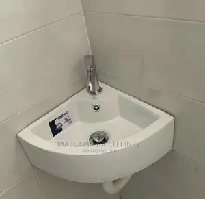 Hanging Corner Basin