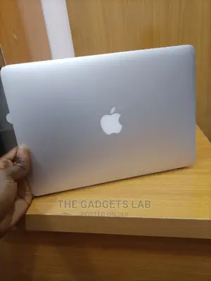 Neatly Used Macbook Air 2013-2017 Screen