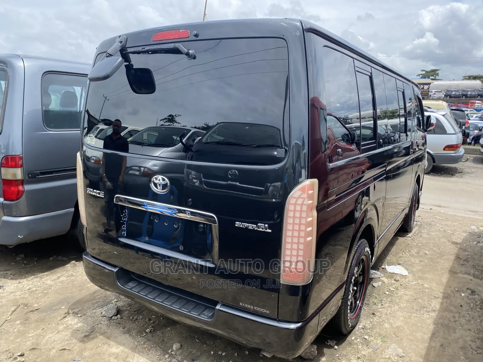 Toyota HiAce 2012 Black