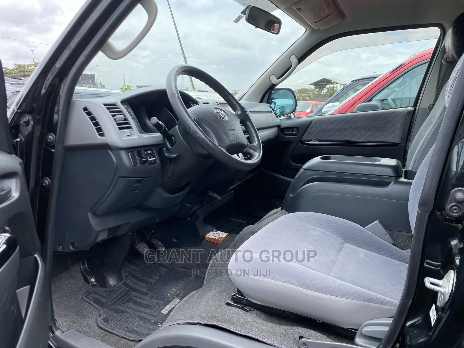 Toyota HiAce 2012 Black