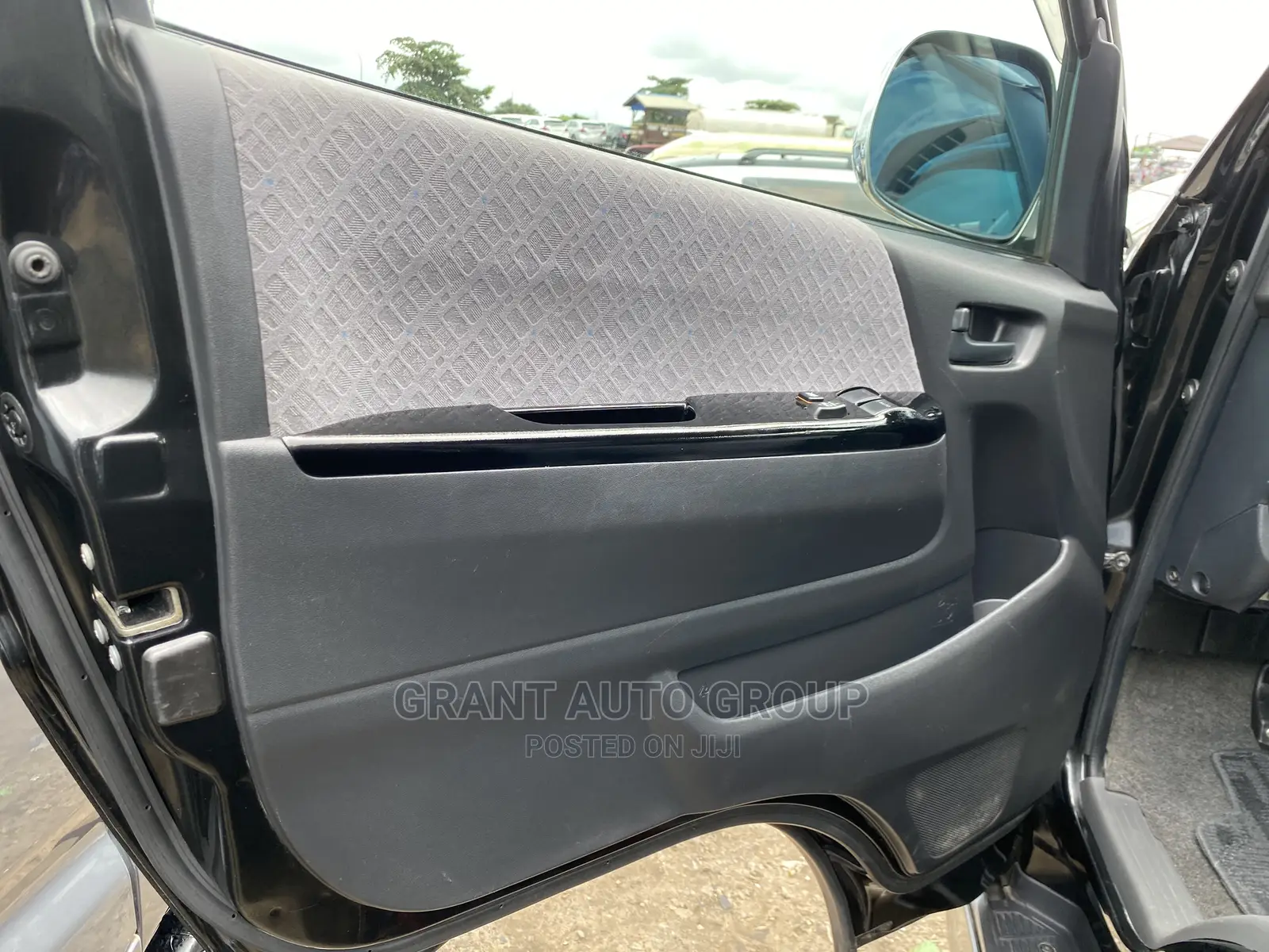 Toyota HiAce 2012 Black