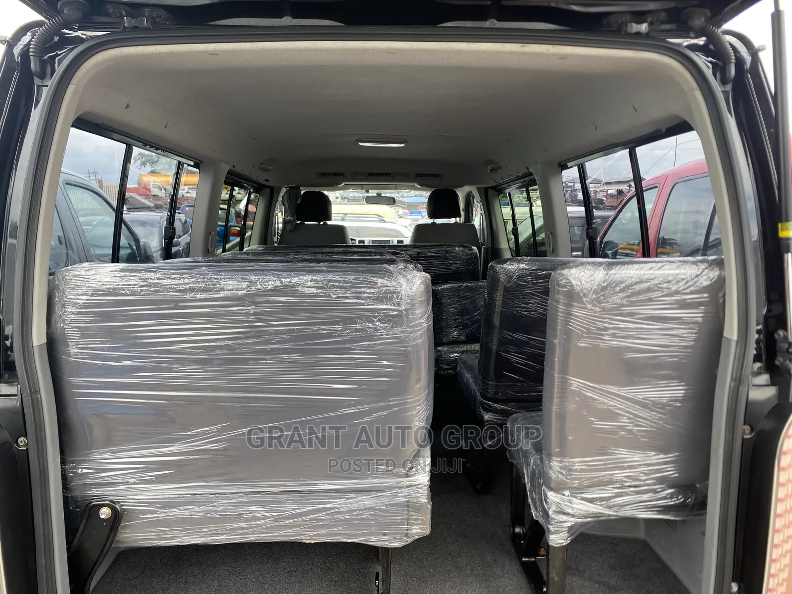 Toyota HiAce 2012 Black