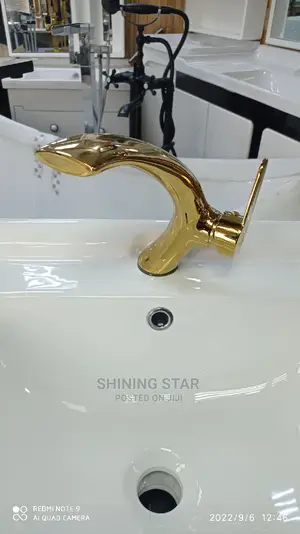 Gold Classic Basin Faucet