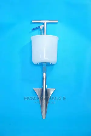 Shovel Fertilizer Applicator