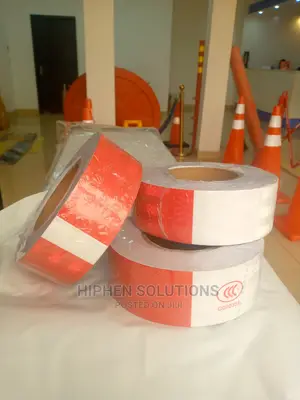 High Visibility and Performance Safety Road Marker