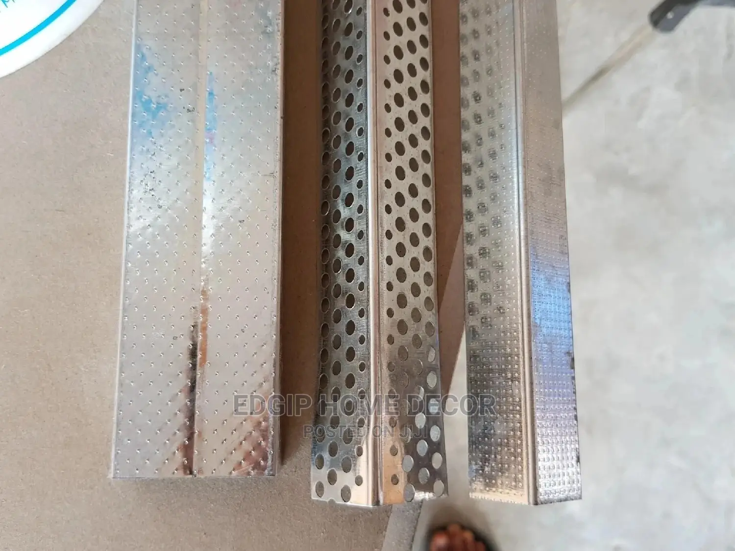 Profile, Wall Angle Corner Bead Hanger