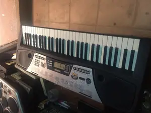 Yamaha PSR-170 61-Key Portable Electronic Keyboard