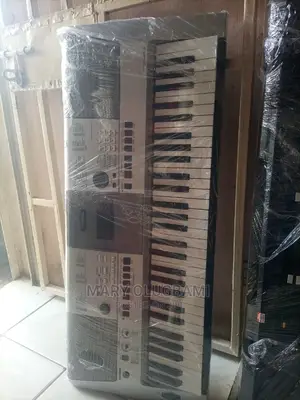 Yamaha PSR 413 Keyboard