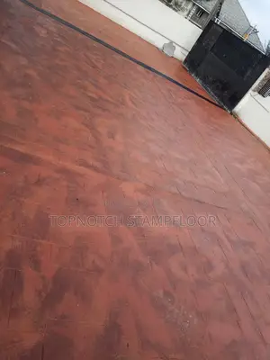 Concrete in a Modern Floor-Design