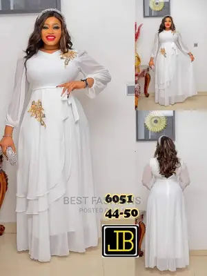 Elegant Ladies White Long Chiffon Dinner Gown
