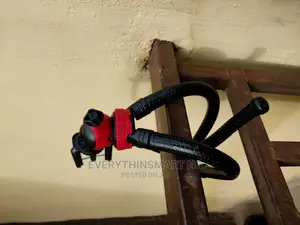 Minitripod With Phone Holder