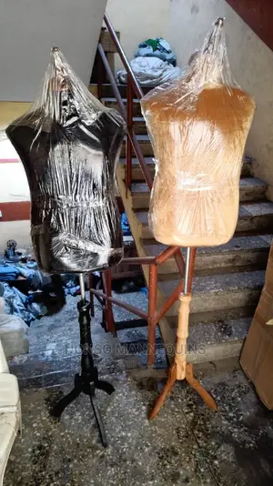 Male Dressform Stand With Wooden Head And Wooden Base