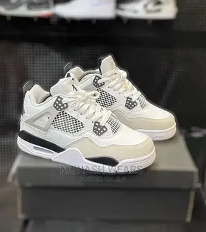 Air Jordan Retro Sneaker