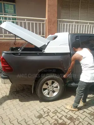 Boot Cover Toyota Hilux 2021