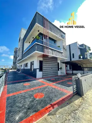 5bdrm Duplex in Chevron for Sale