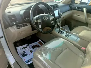 Toyota Highlander Limited 2012 White