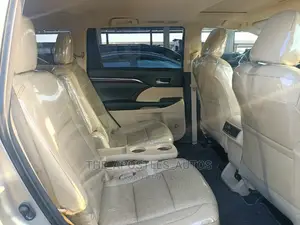 Toyota Highlander 2015 Gold