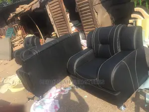 7 Seaters Black Leather Chair