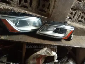 Set Of Head Light Audi Q5 2013