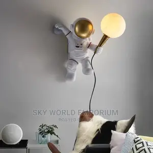 Astronaut Wall Lamp