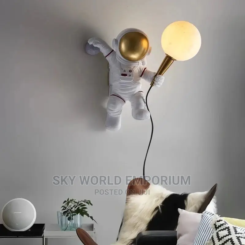 Astronaut Wall Lamp