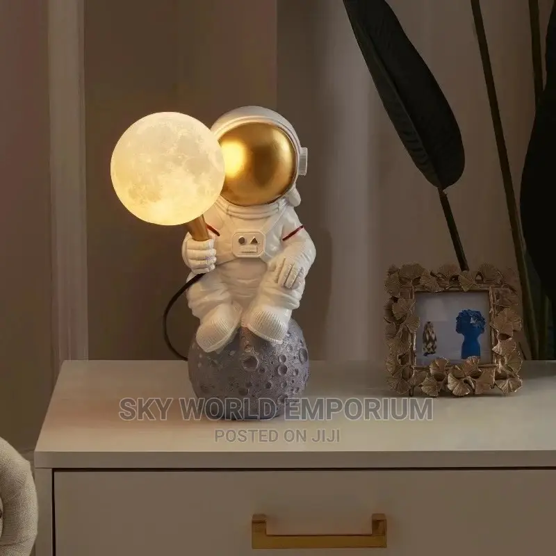 Astronaut Wall Lamp