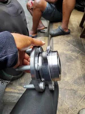 Ford Edge Explorer Taurus Rear Hub 2012/2015