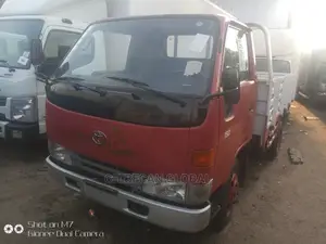 Toyota Dyna 150 Pickup 6 Tyres Petrol