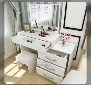 Unique Dresser Set